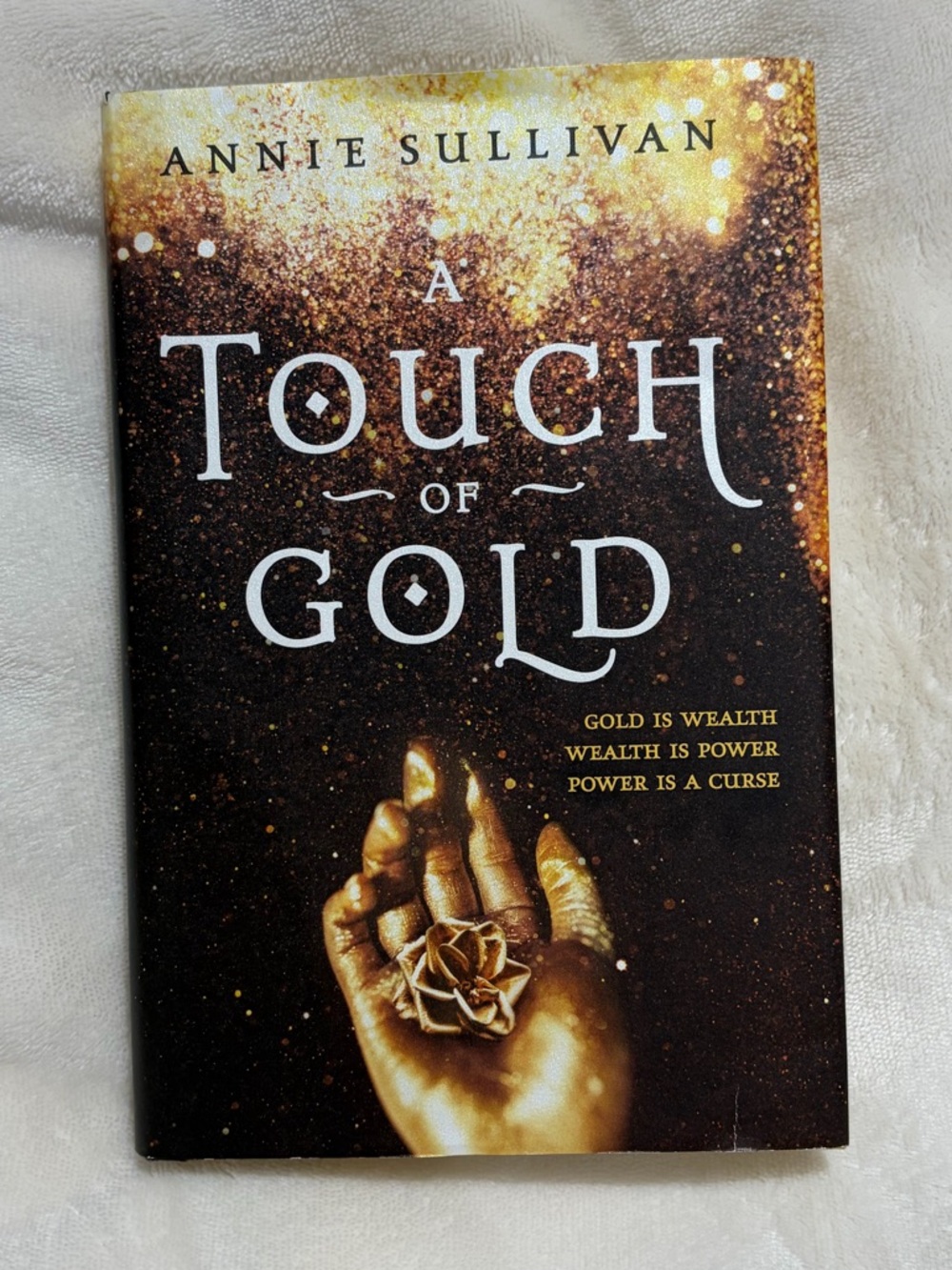 5/$7 📚 A Touch of Gold (book)